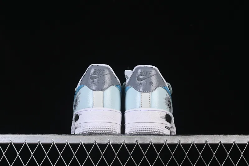 All categories Nk Air Force 1 Air Force series Nk Air Force 1 Low Air Force low-top Nike Air Force 1'07 Low "Grey Tune Era" Hand-painted graffiti Gray Tune Era Air Force 1 low-top casual sneakers LJ8822-202
